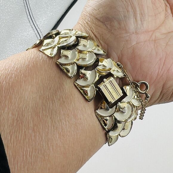 CORO PEGASUS Gold Tone And Enamel Panel Bracelet Fish Scale Vintage READ - Picture 9 of 10